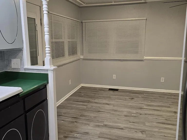 204 S Robbins Ct — Photo 15