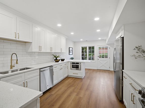 3rd image of 1490 Avignon Ct