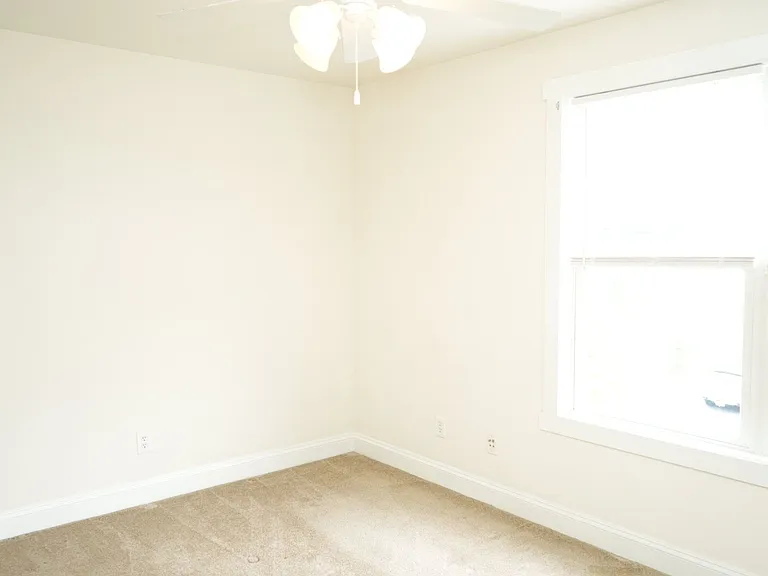 306 Marquette Ct — Photo 19