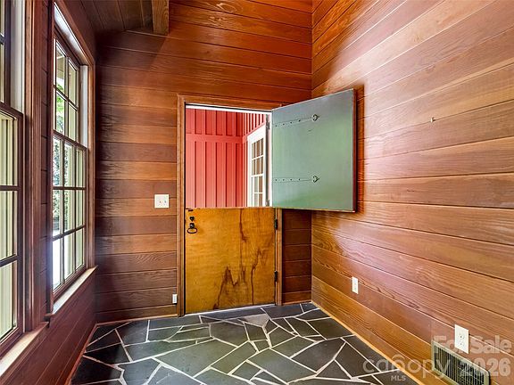5th image of 350 Shasta Ln