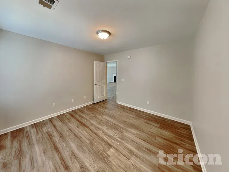 1204 Green Turf Ln — Photo 13
