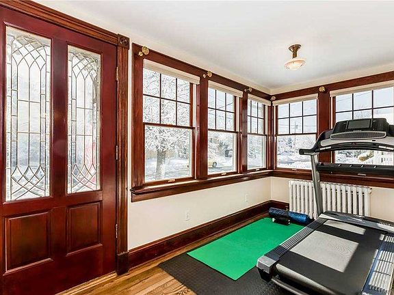 4th image of 33 Ketewamoke Ave