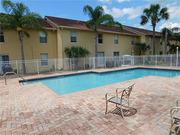 3rd image of 3651 N Goldenrod Rd Unit A102