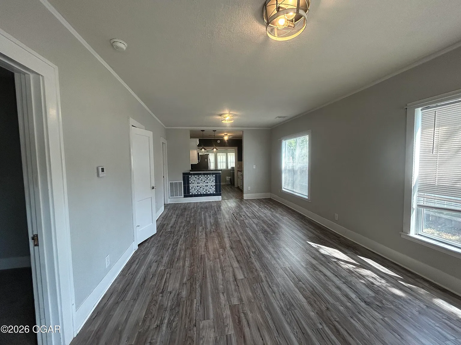 2 bed, 1.5 bath, 866 sqft, $1,200 — Photo 3