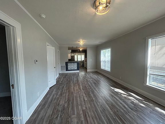 3rd image of 1517 S Kentucky Ave