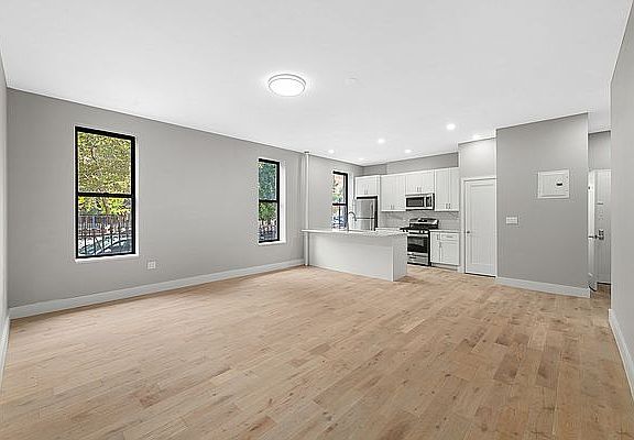 3rd image of 100 W 139th St #8