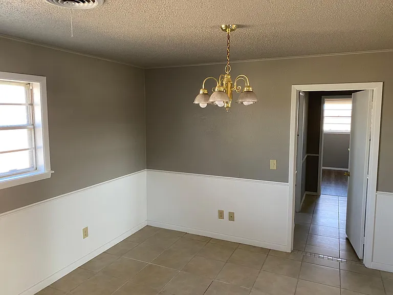5206 Floyd Ave — Photo 4