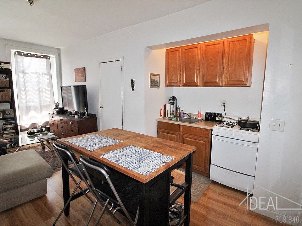 2nd image of 122 Bergen St APT 2D