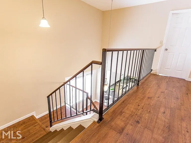 2048 Powers Ferry Trce SE — Photo 10