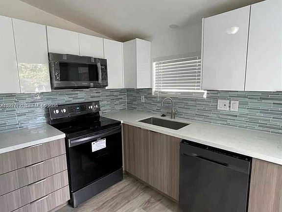 3rd image of 6671 McKinley St