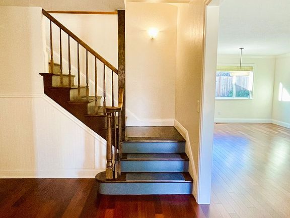3rd image of 58 Stanford Ct