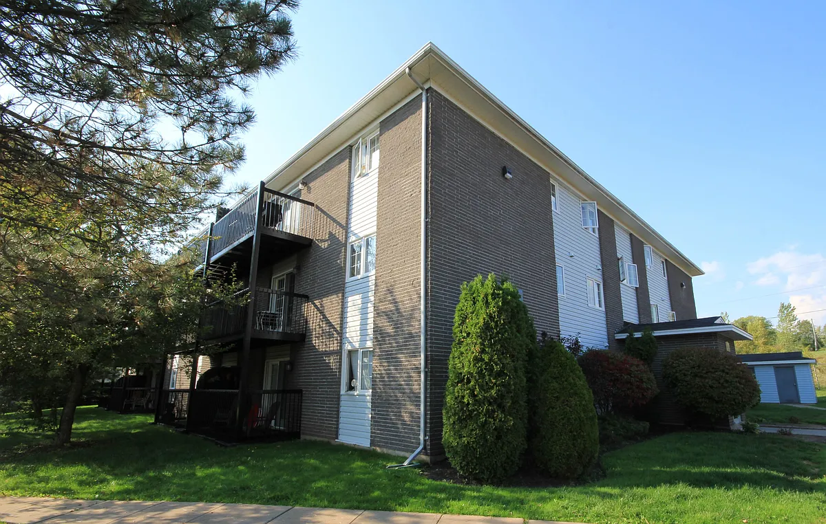 Building Photo - 678 Evangeline St