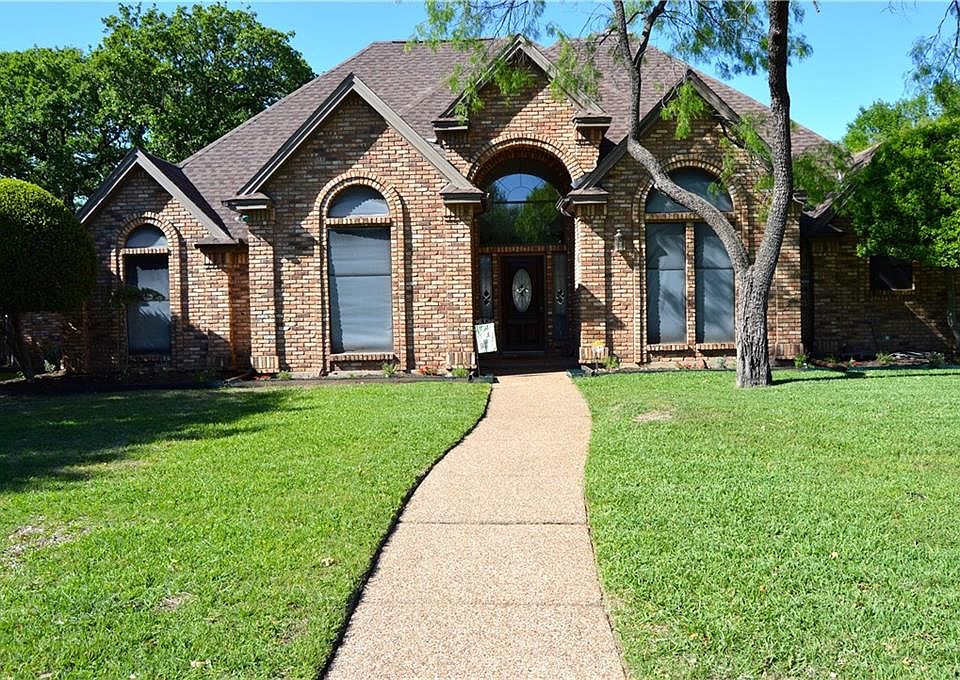 1st image of 813 Tall Oak Ln