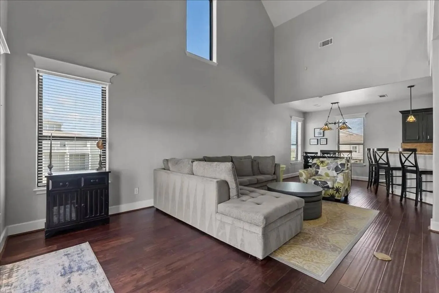 4 bed, 2.0 bath, $3,470 — Photo 1
