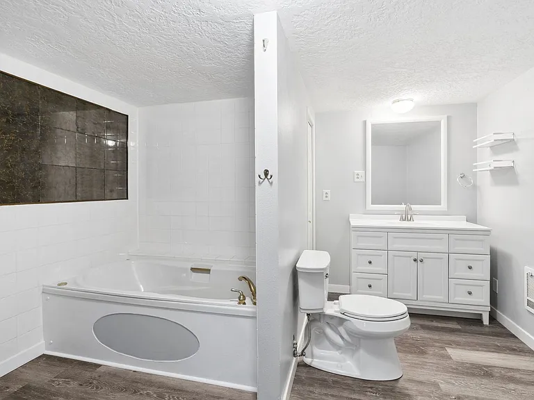 701 S Evergreen Rd — Photo 27