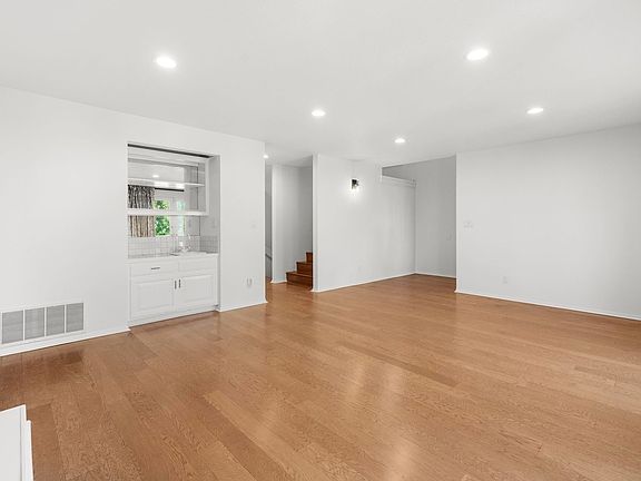 4th image of 22232 Macfarlane Dr
