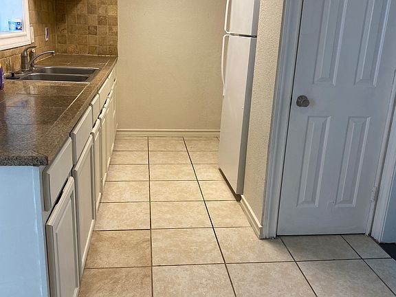 4th image of 151 Willee Dr