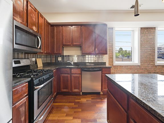 4th image of 6410 N Hoyne Ave APT 2W