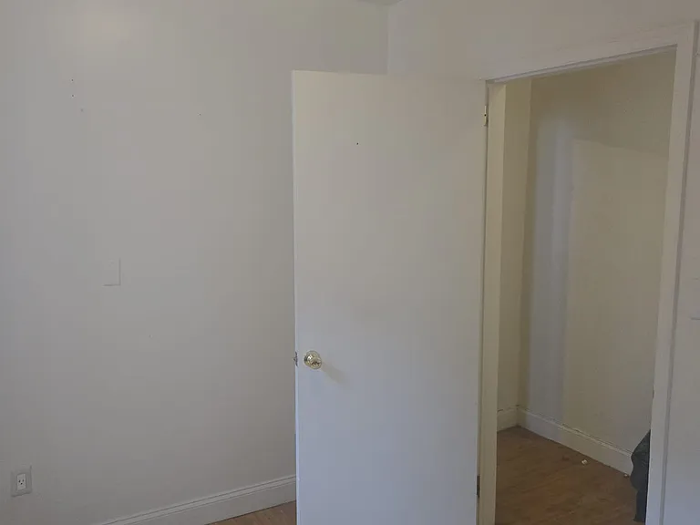 831 Madison St #4C — Photo 2
