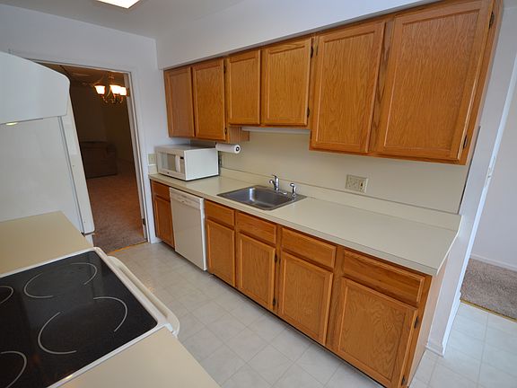 2nd image of 3001 E Chestnut Ave #44