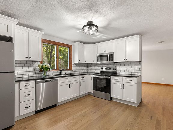 4th image of 114 King Arthur Drive
