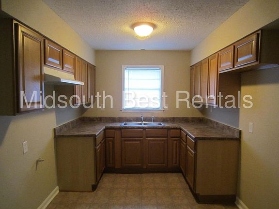 2nd image of 3519 Mark Twain St