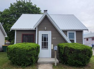 435 E Cedar Ave, Gladwin, MI 48624
