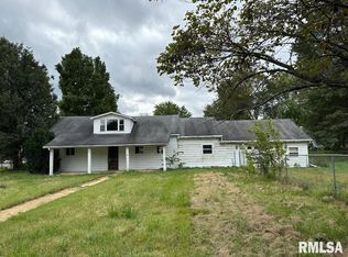 814 McKinley St, Benton, IL 62812