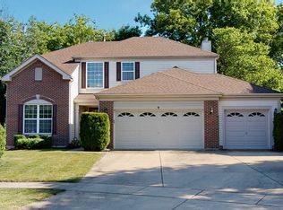 9 Goldcrest Ct, Streamwood, IL 60107