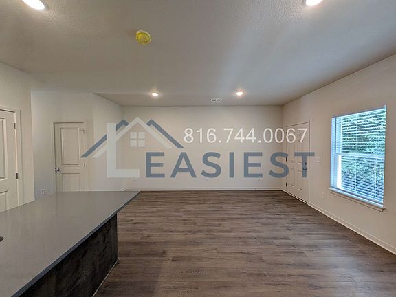 4th image of 6105 NW Casper Dr #C