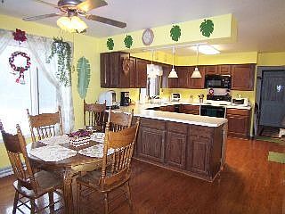 Large Eat In Kitchen