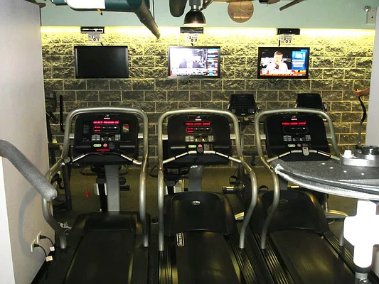 Rented by Rachmani Corporation | media 20