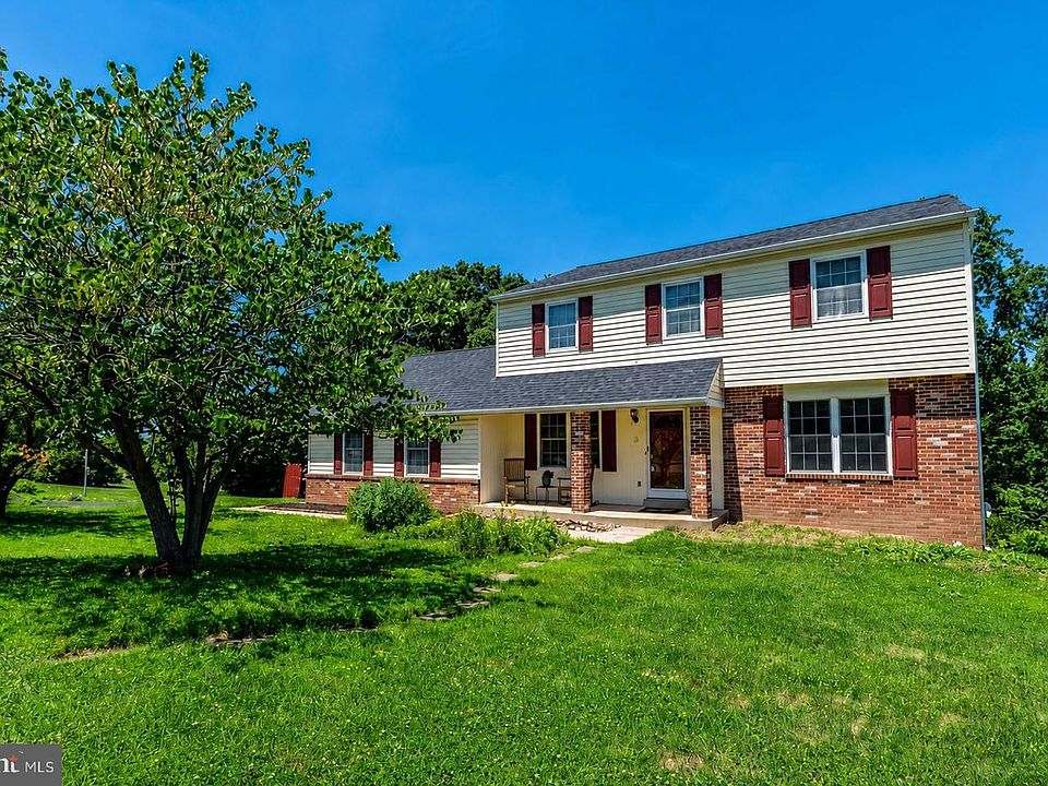 1st image of 25 Iroquois Dr