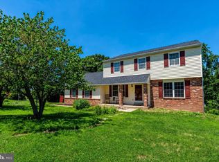 25 Iroquois Dr, Royersford, PA 19468