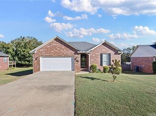 1123 Holly Dr, Russellville, AR 72802
