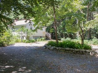 61 County St, Dover, MA 02030