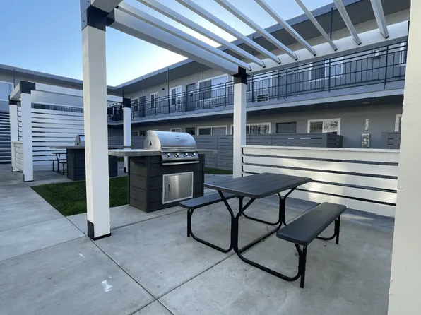 Courtyard Apartments at La Pat Place, 13872 La Pat Pl, Westminster, CA 92683