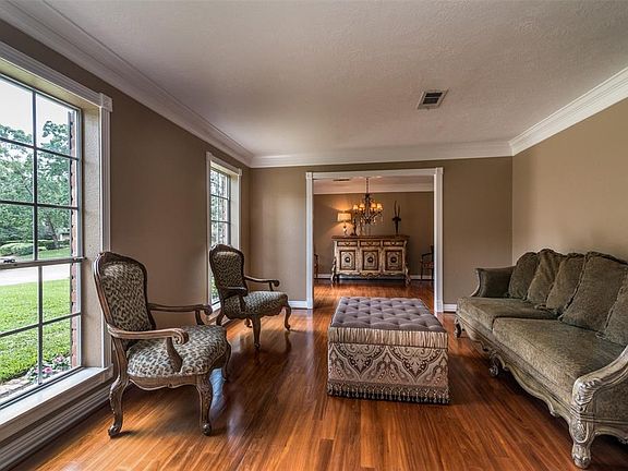 3rd image of 4015 Manorfield Dr