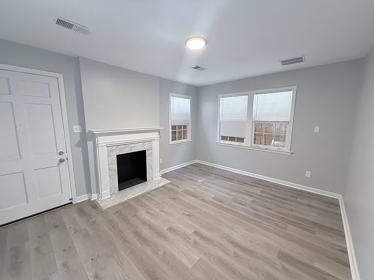 793 N Hollywood St — Photo 19