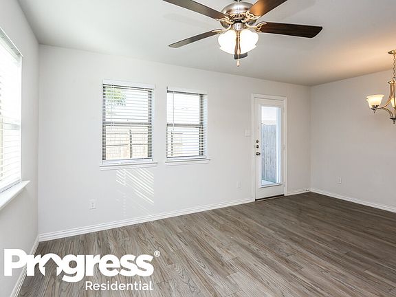 5th image of 10504 Wild Oak Dr