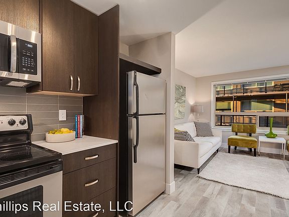 3rd image of 2718 Franklin Ave E APT 7