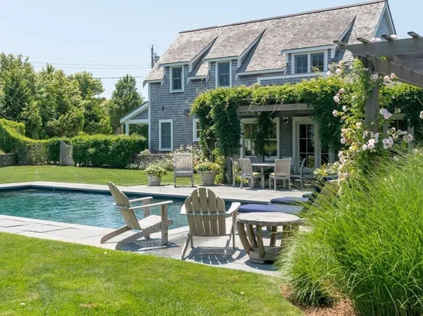 43 Vestal St, Nantucket, MA 02554