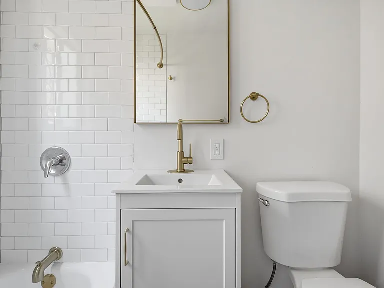 717 E Medio St — Photo 11