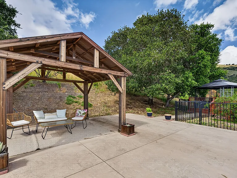 601 Country Club Dr — Photo 13