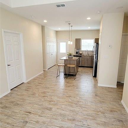 4th image of 5106 N Hiawatha Dr #2