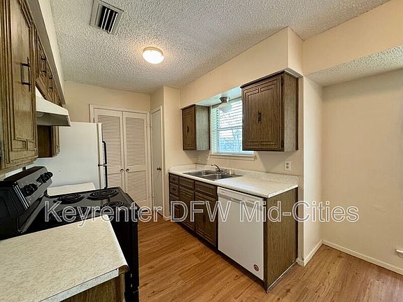 4th image of 338 Beatty Dr