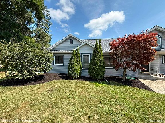 3rd image of 3251 Mann Rd