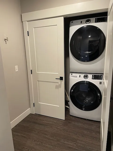 2 bed, 982 sqft, $2,200 — Photo 2