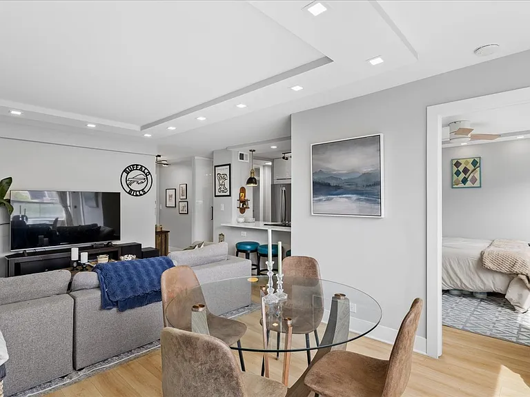 1355 N Sandburg Ter #706D — Photo 16