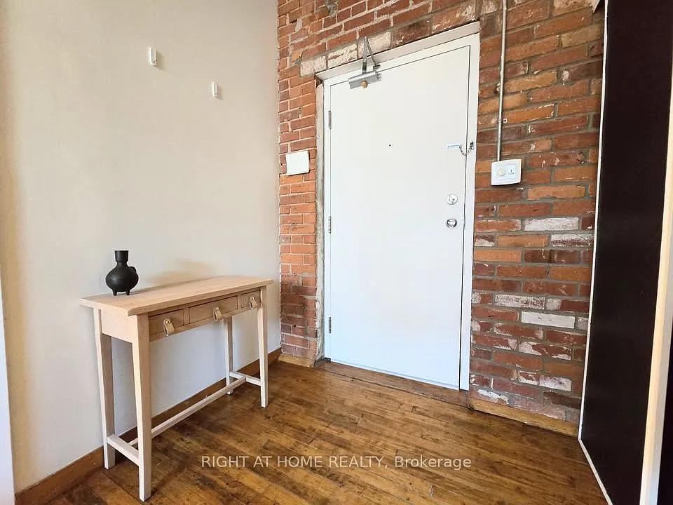 1 bed, $2,350 — Photo 2